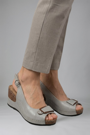 Women's Orthopedic Sandals with Arch Support and Buckle Closure for Summer Comfort 5