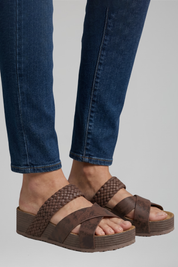 Women's Orthopedic Sandals with Arch Support and Crisscross Straps for Summer Comfort 3