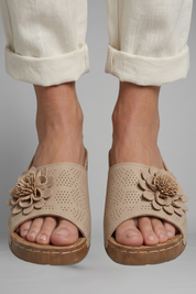 Women's Orthopedic Sandals with Arch Support and Floral Applique for Summer 7