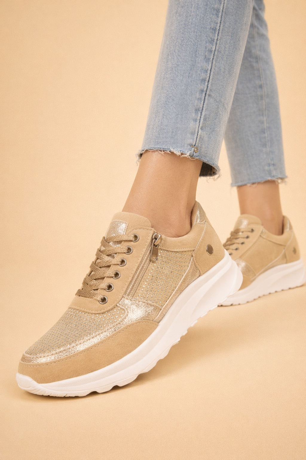 Women's Stylish Lace-Up Sneakers Comfortable Breathable Fabric 0