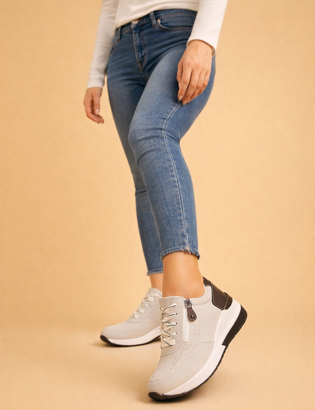 Women's Stylish Low-Top Sneakers Comfortable Faux Leather 0