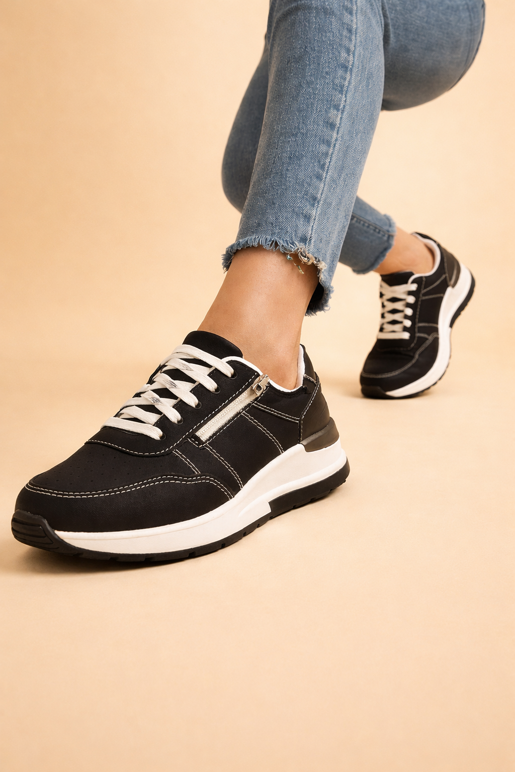 Women's Stylish Low-Top Sneakers Comfortable Faux Leather 1