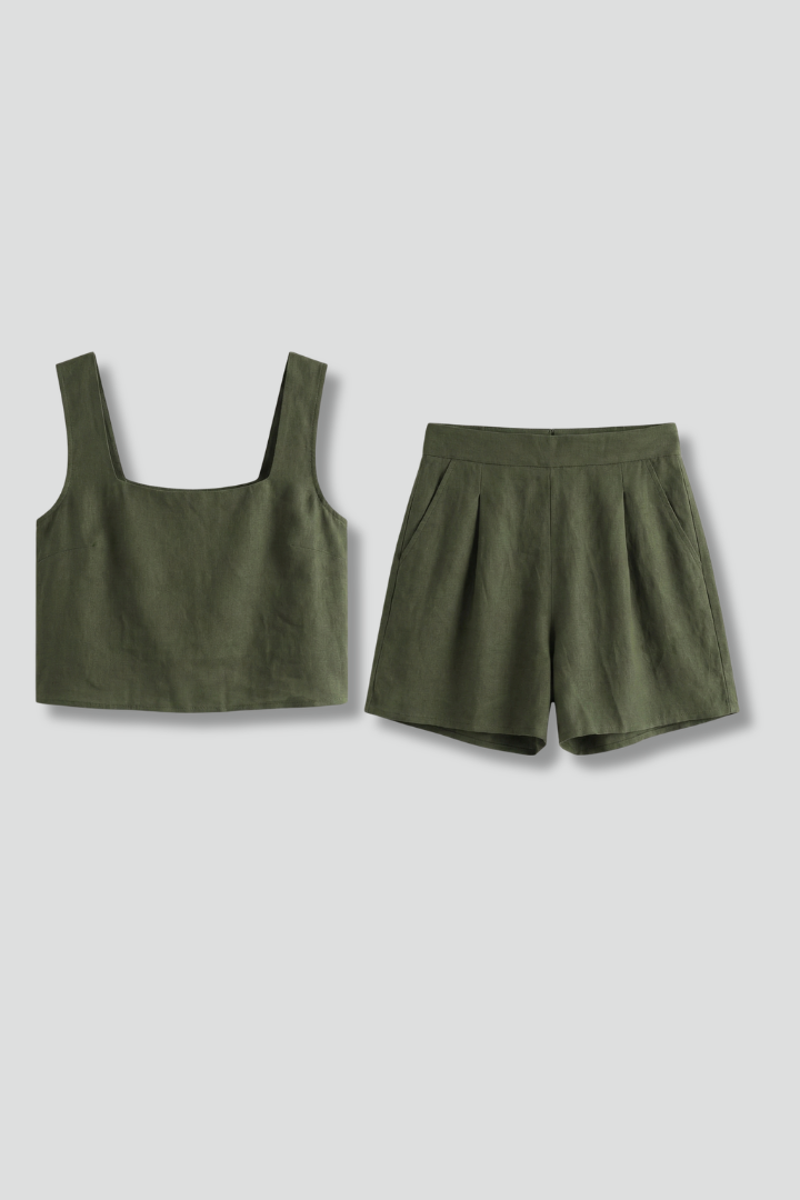 Women’s Summer Two-Piece Set with Square Neckline Crop Top and Pleated Shorts 1