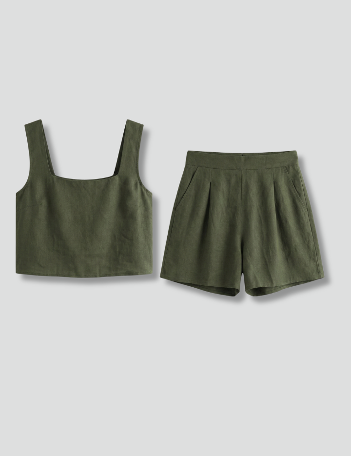 Women’s Summer Two-Piece Set with Square Neckline Crop Top and Pleated Shorts 1