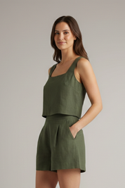 Women’s Summer Two-Piece Set with Square Neckline Crop Top and Pleated Shorts 3