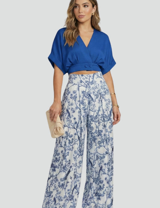 Women’s Two-Piece Set V-Neck Top with Patterned Wide-Leg Trousers 4