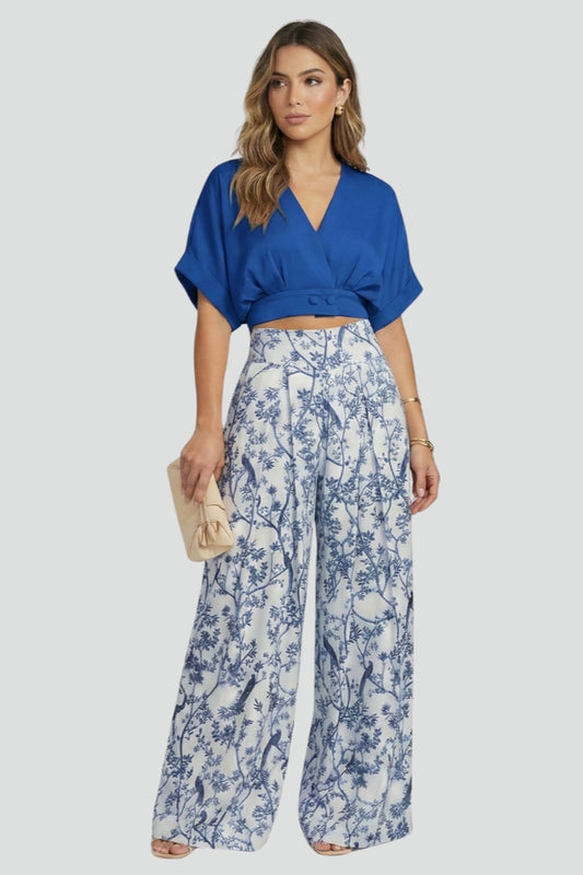 Women’s Two-Piece Set V-Neck Top with Patterned Wide-Leg Trousers 4