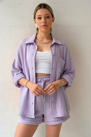 Women’s Two-Piece Set with Oversized Blouse and Adjustable High-Rise Shorts 9