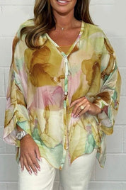 Aurora | Airy blouse with an artistic pattern